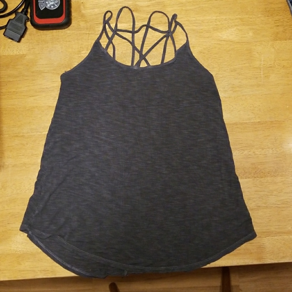 Sleeveless shirt